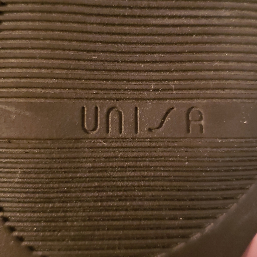 Boots - Picture 5 of 6
